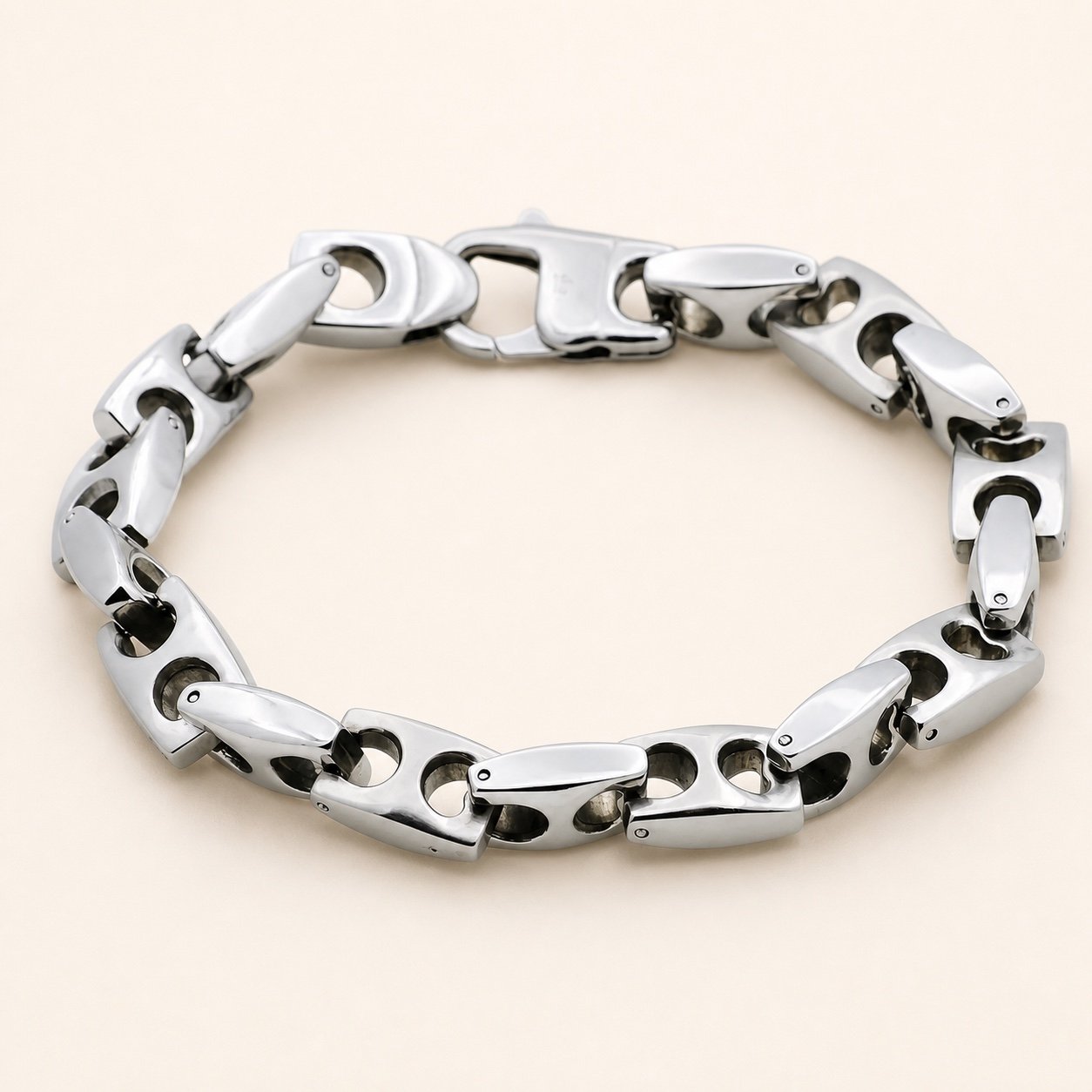 Stainless Steel Anchor Chain Bracelet — product view Stainless Steel Anchor Chain Bracelet — product view