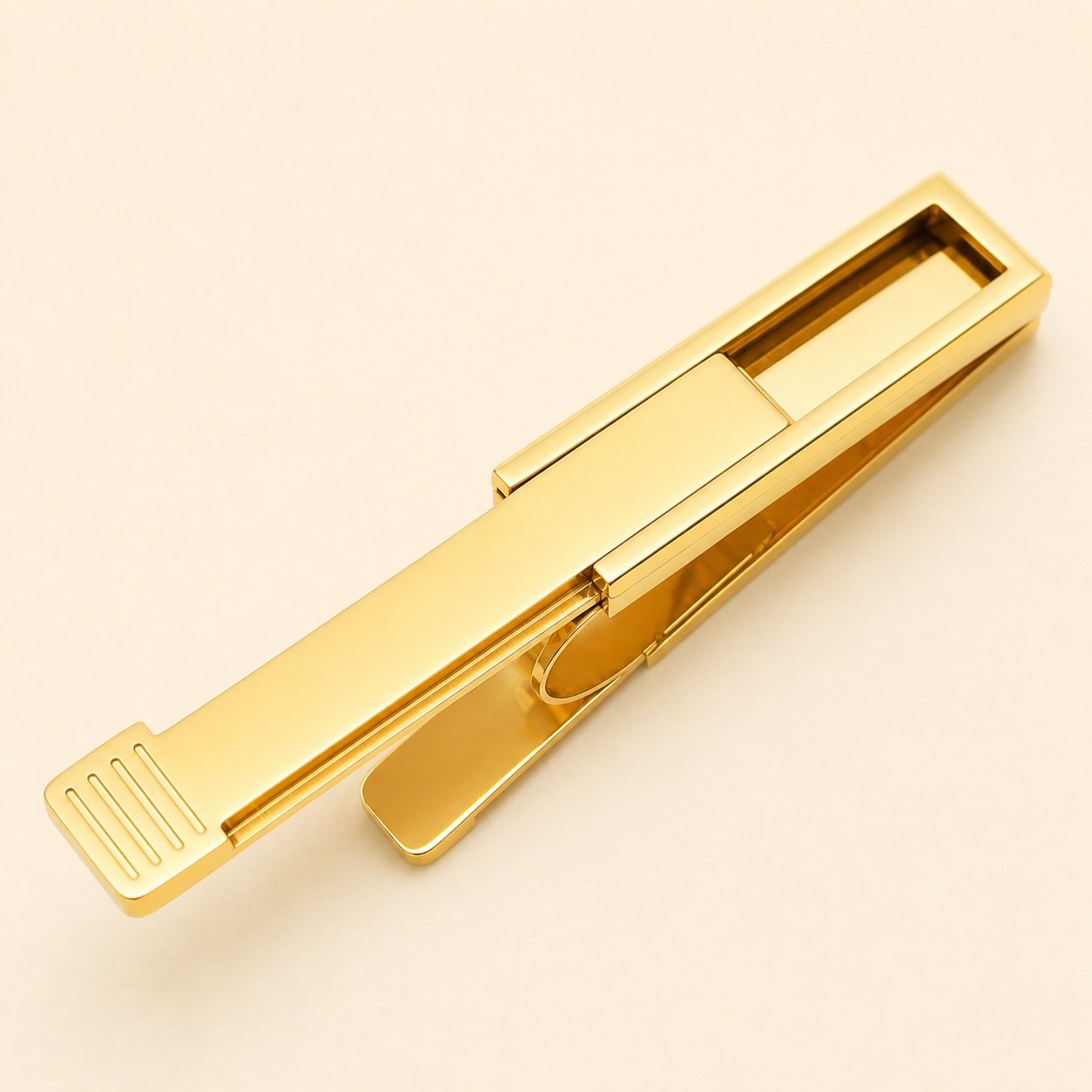18K Gold-Plated Pull-Out Money Clip lifestyle view